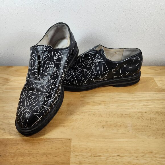 Yes Shoes  Lace Up with Geometric Stitching Preowned - Picture 1 of 7